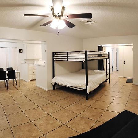 Centrally Located, 4X Queen, 300 Mbps Internet With Backyard! Hemet Exterior photo
